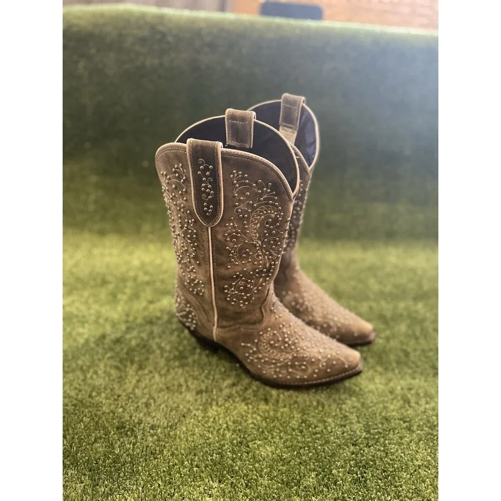 Cowgirl Boots Women’s Size 8M Studded Embroidered Floral Gray